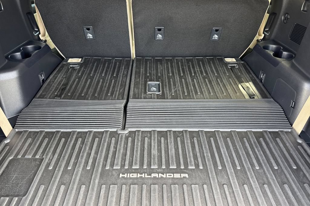 Certified 2025 Toyota Highlander XLE AWD/4WD image 15