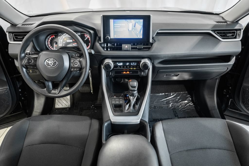 Used 2025 Toyota RAV4 LE AWD/4WD image 14