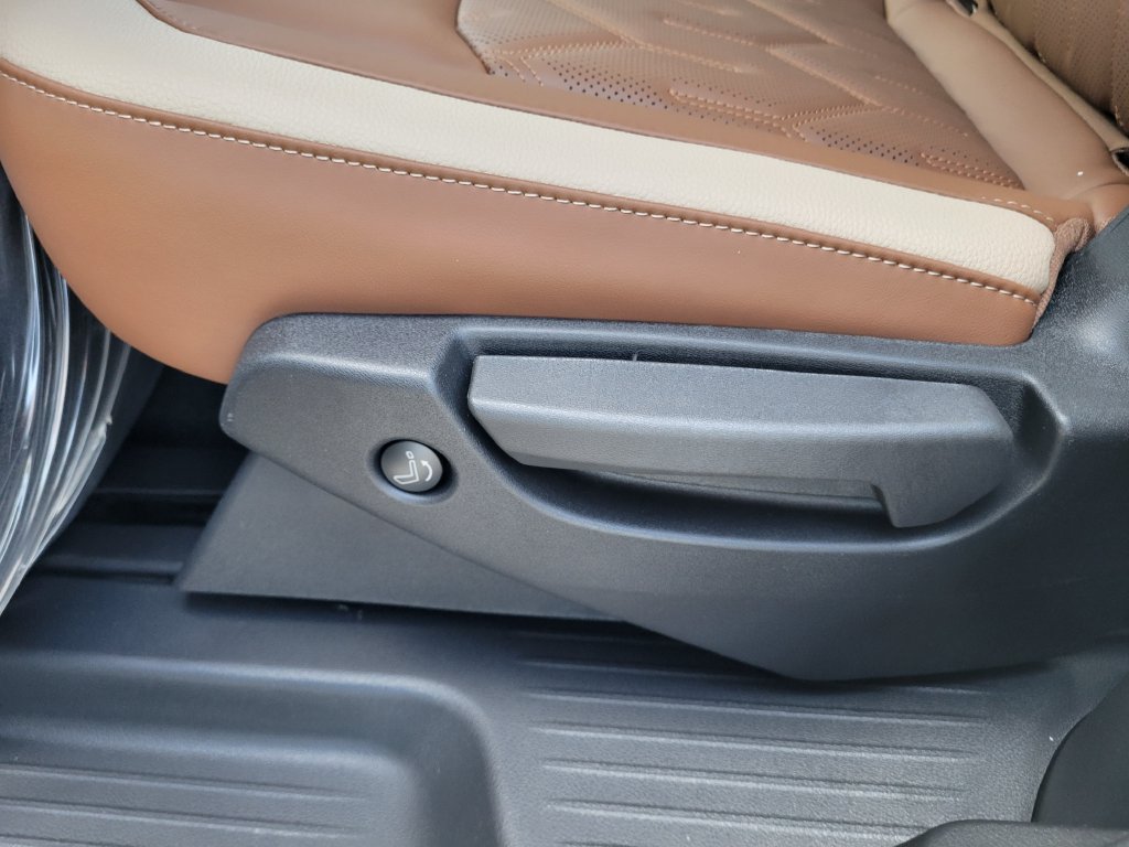 New 2026 Nissan Pathfinder Platinum AWD/4WD image 31
