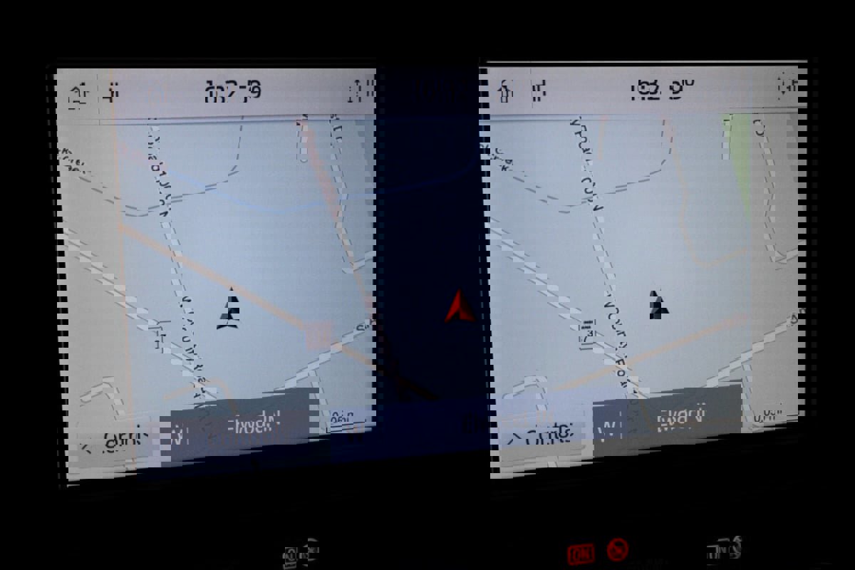 Used 2020 Ford F350 Platinum w/ FX4 Off-Road Package image 8