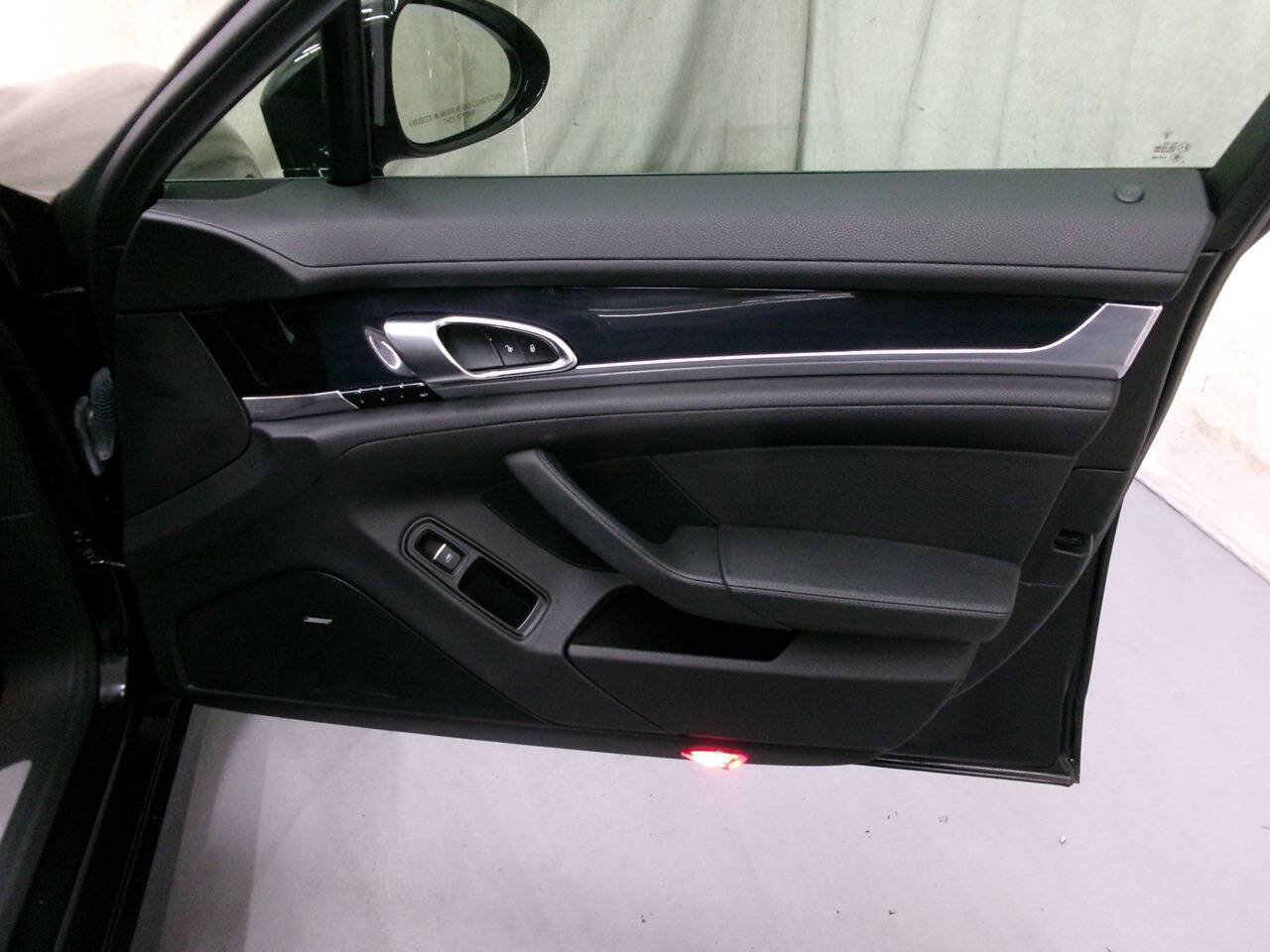 Used 2014 Porsche Panamera 4 AWD/4WD image 30