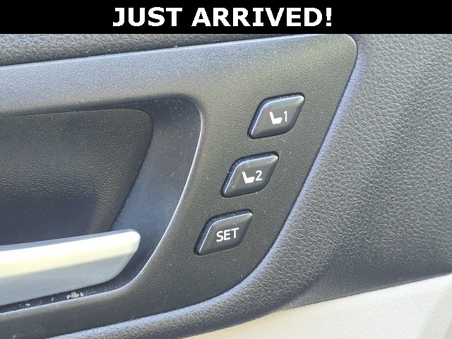 Used 2016 Toyota Highlander Limited image 16