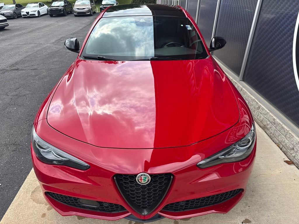 Used 2022 Alfa Romeo Giulia Veloce AWD/4WD image 9