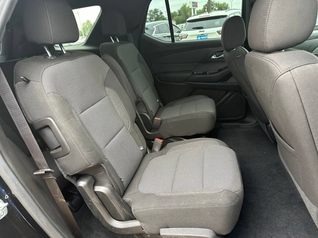 Used 2023 Chevrolet Traverse LT FWD image 20