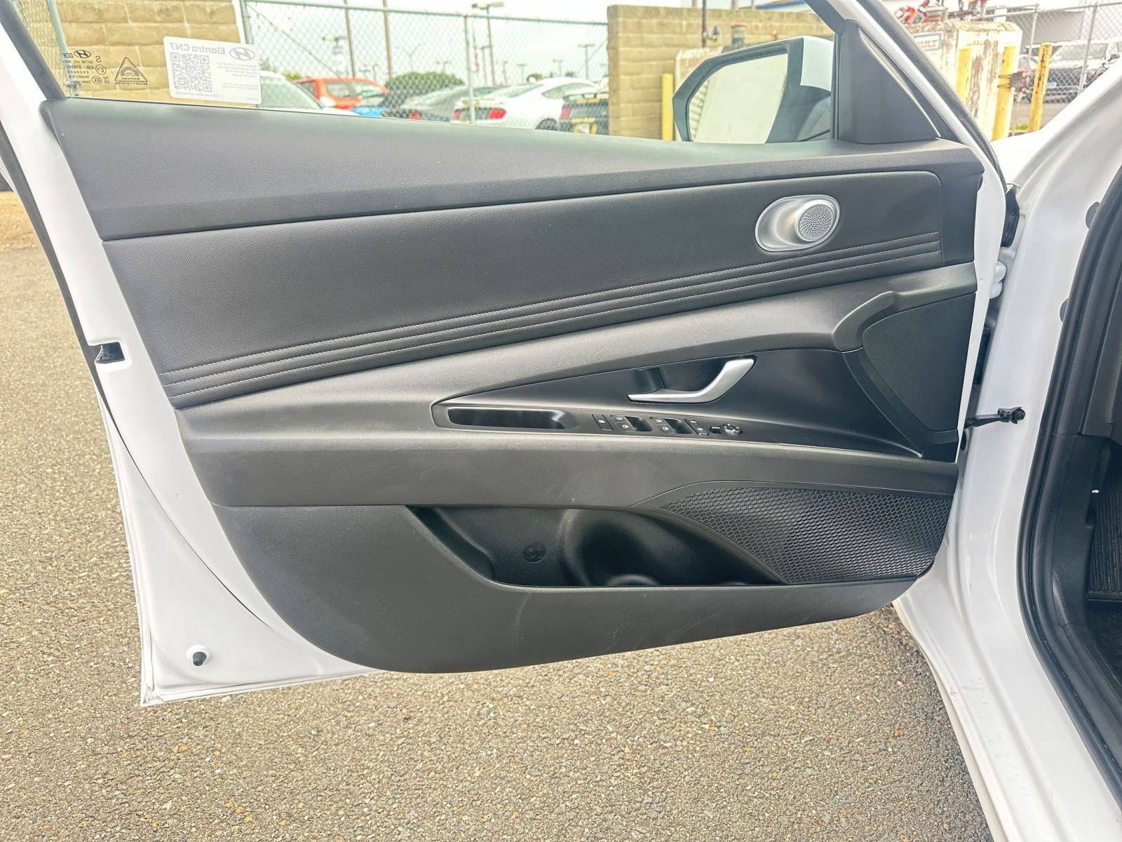 Used 2025 Hyundai Elantra SEL image 21