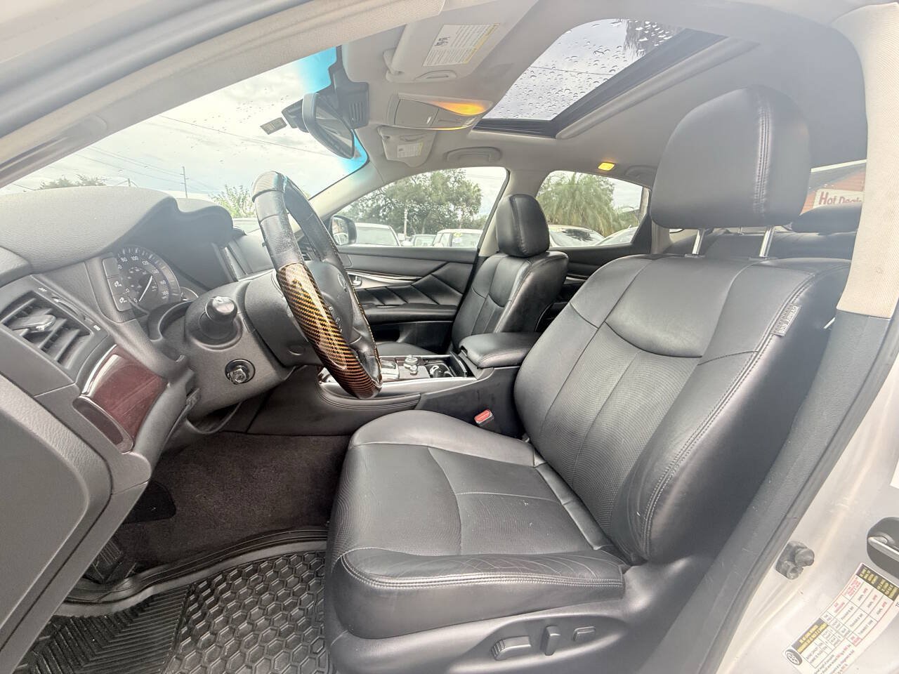 Used 2018 INFINITI Q70 Luxe AWD/4WD image 12
