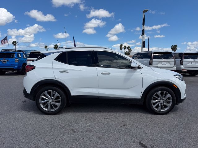 Used 2023 Buick Encore GX Essence w/ Experience Buick Package FWD image 4