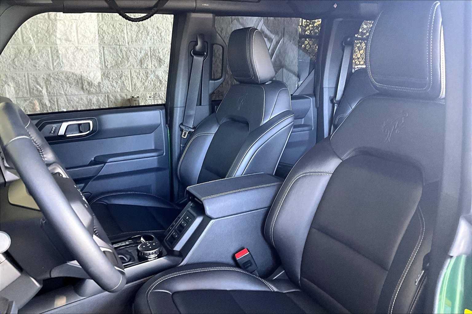 Used 2025 Ford Bronco Big Bend w/ Black Diamond Package AWD/4WD image 8