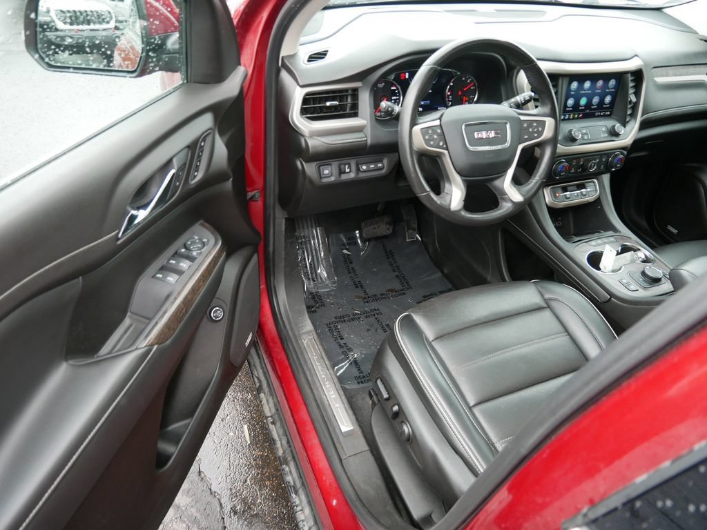 Used 2022 GMC Acadia Denali w/ Denali Ultimate Package AWD/4WD image 10