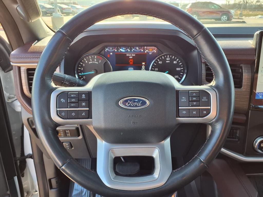 Used 2024 Ford Expedition Limited image 17