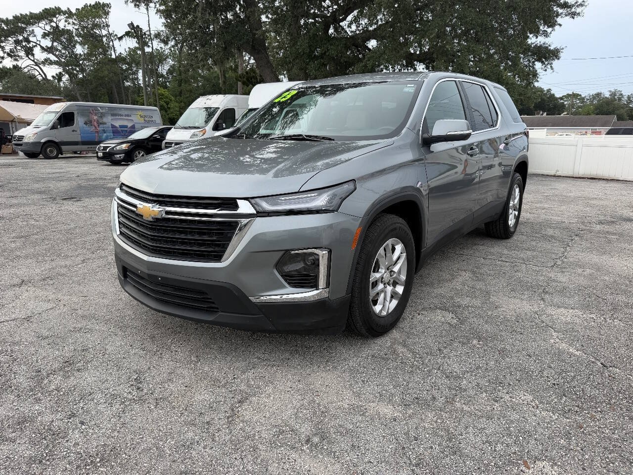 Used 2023 Chevrolet Traverse LS AWD/4WD image 5