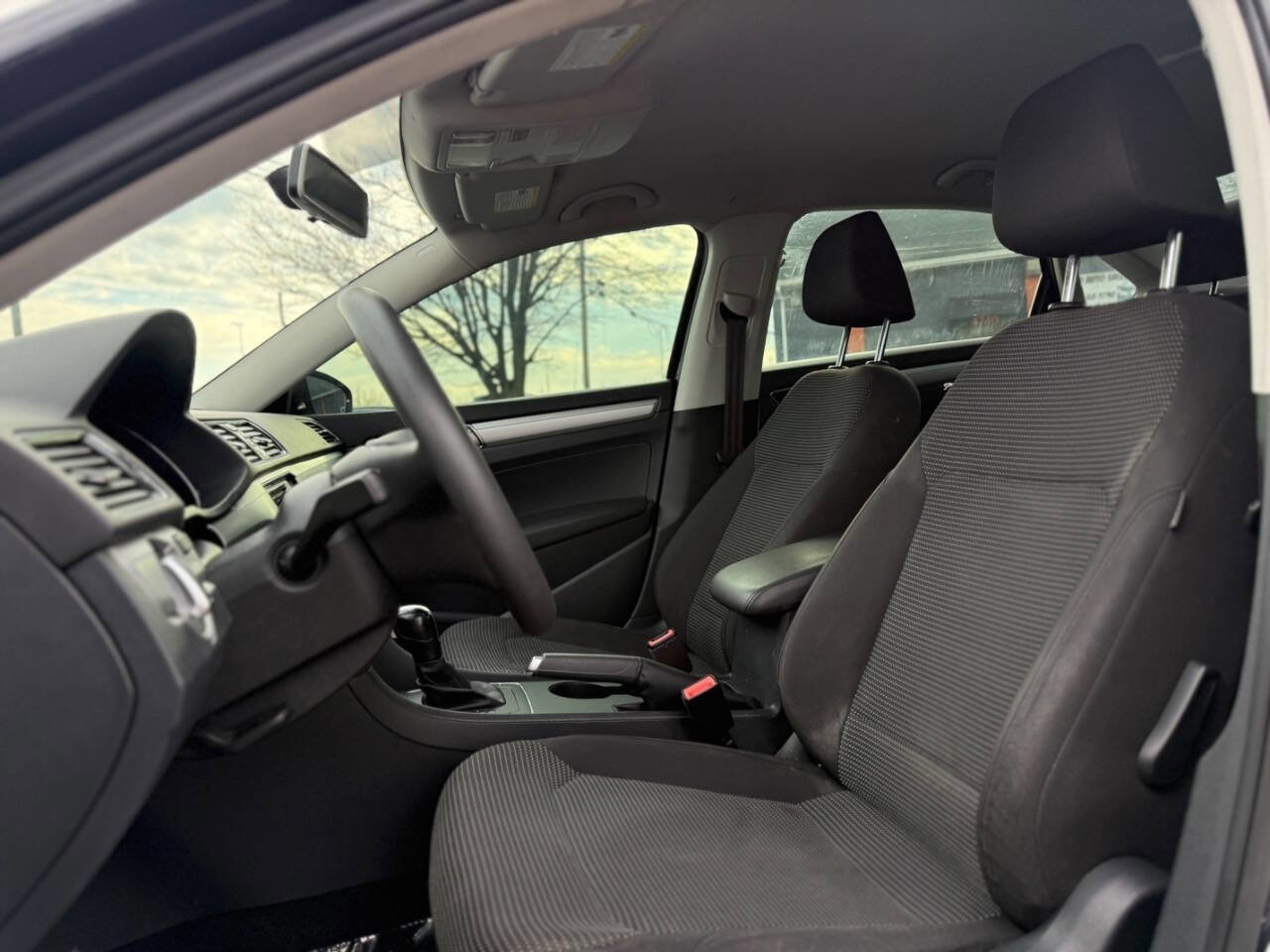 Used 2017 Volkswagen Passat 1.8T S image 12