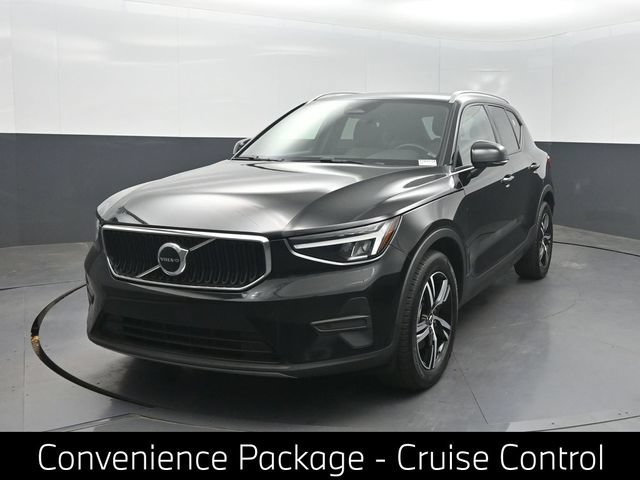 Used 2023 Volvo XC40 B5 Core w/ Convenience Package AWD/4WD image 1