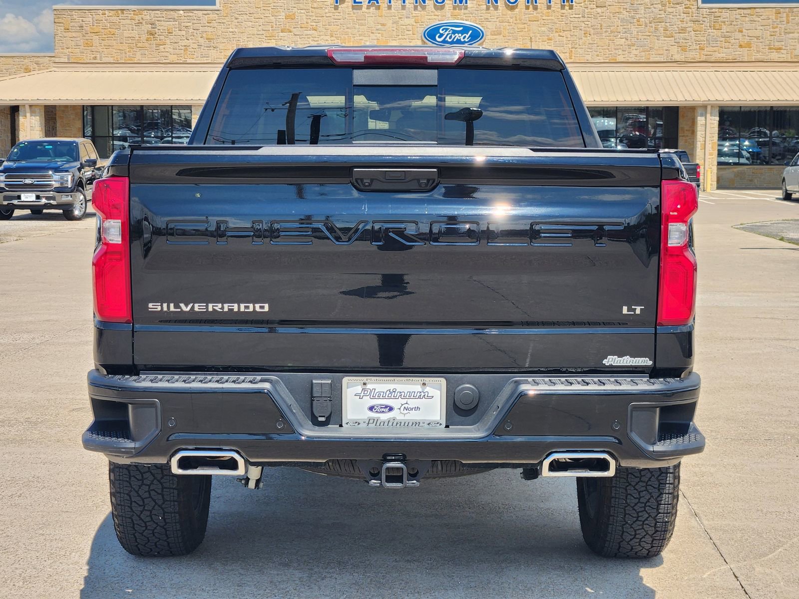 Used 2025 Chevrolet Silverado 1500 LT Trail Boss w/ LT Trail Boss Premium Package AWD/4WD image 8