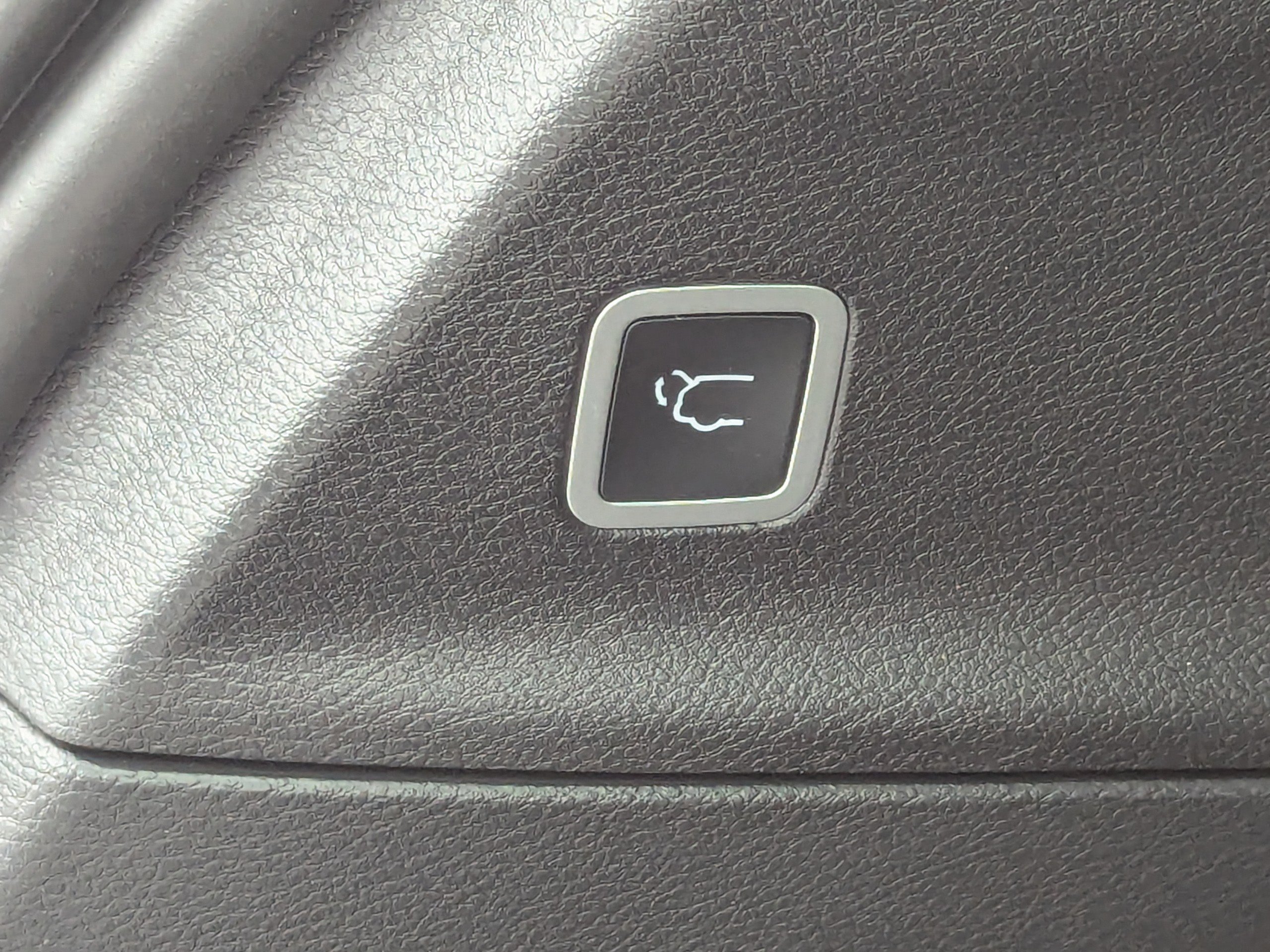 Used 2025 Chrysler Pacifica Select image 16