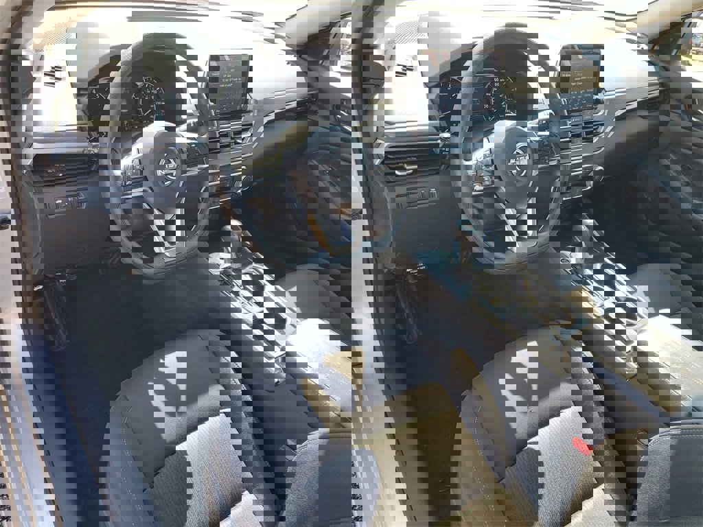 Used 2024 Nissan Altima 2.5 SV image 6