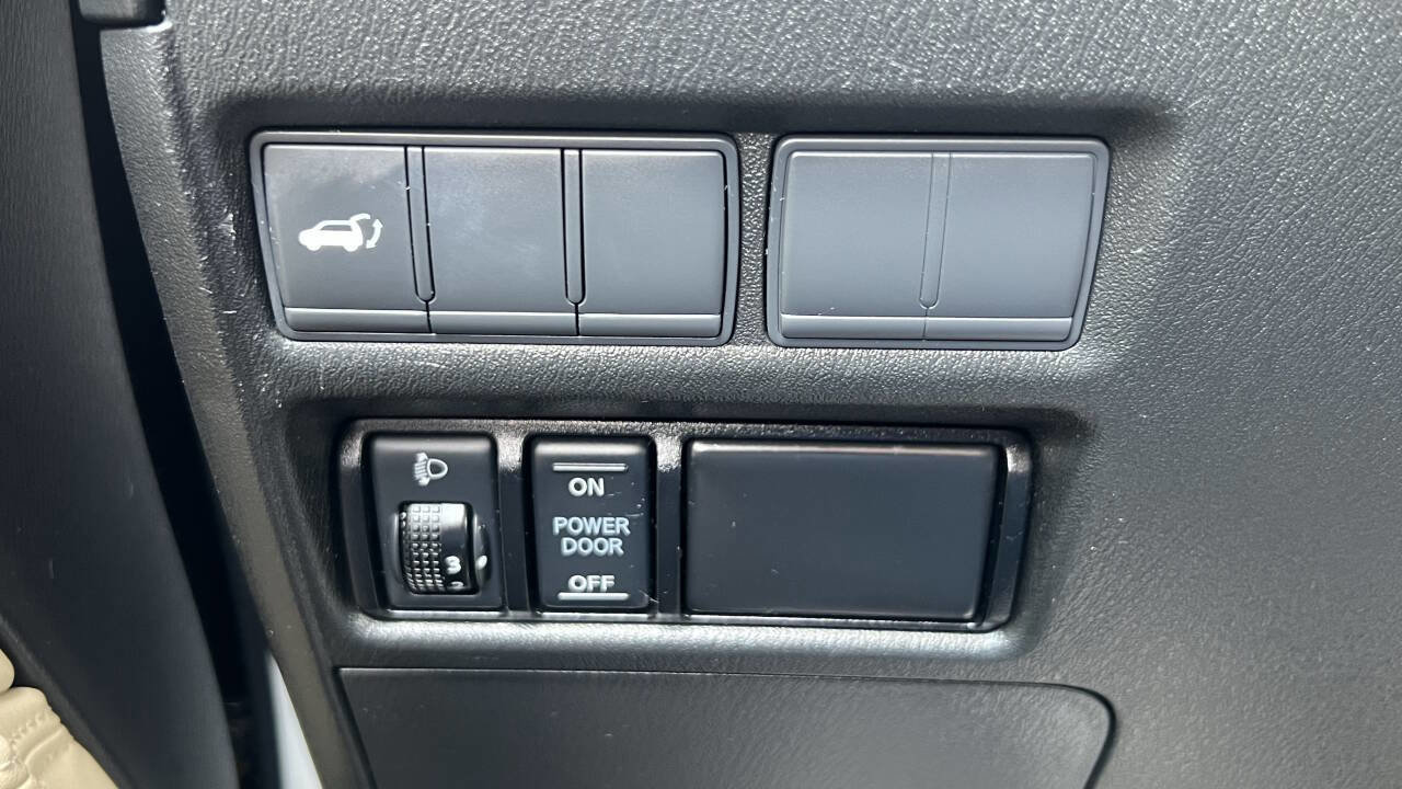 Used 2017 Nissan Armada SL image 22