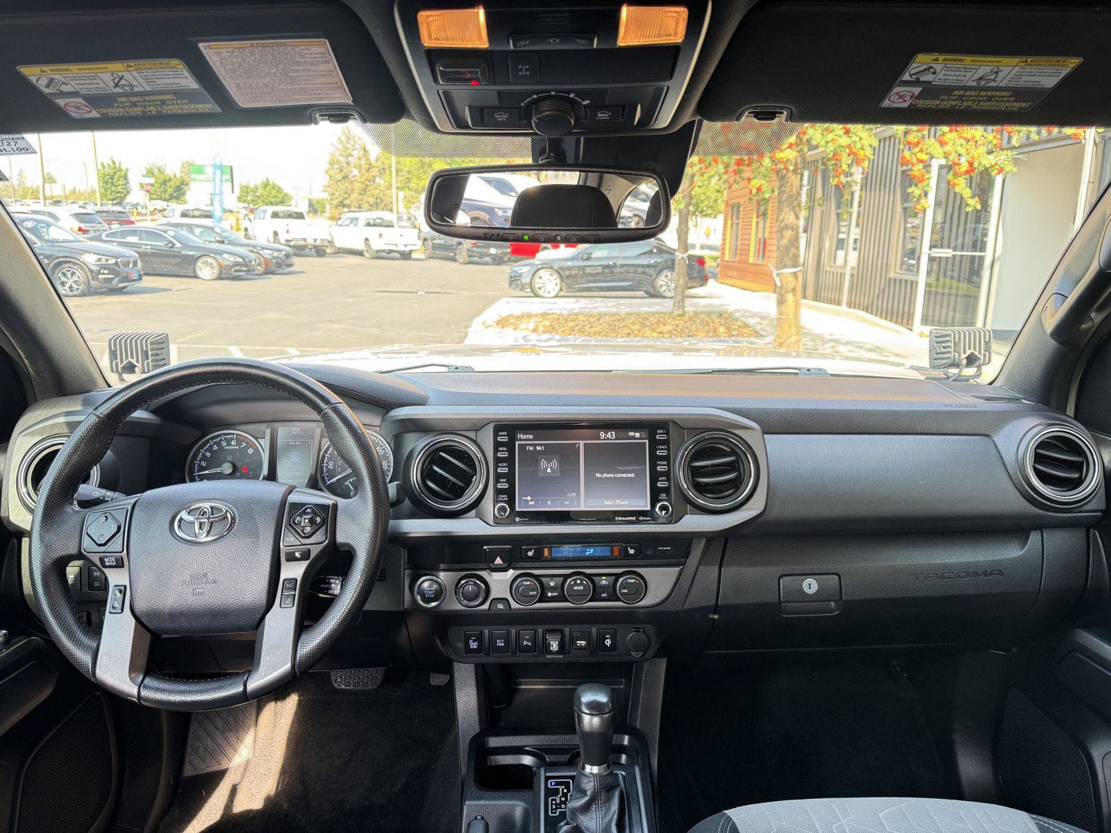 Used 2020 Toyota Tacoma TRD Off-Road w/ Technology Package AWD/4WD image 15