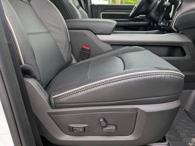 New 2026 RAM 3500 Laramie AWD/4WD image 36