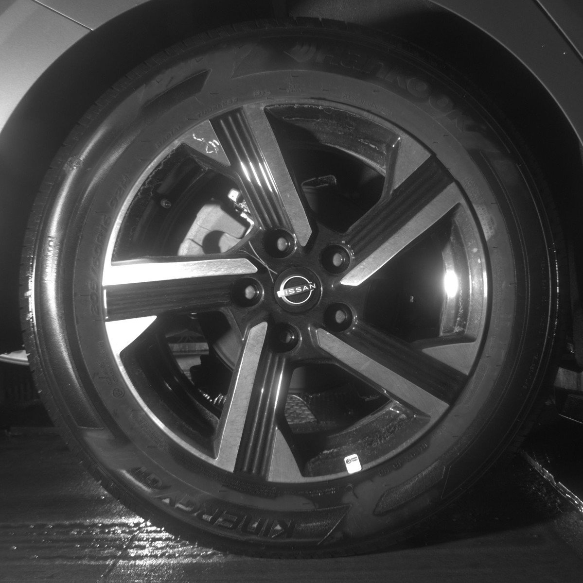 Used 2025 Nissan Sentra SV FWD image 15
