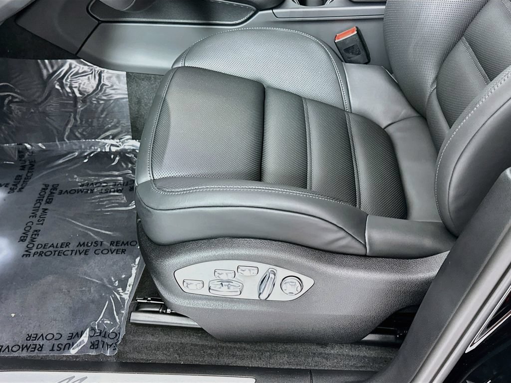 New 2026 Porsche Macan AWD/4WD image 22