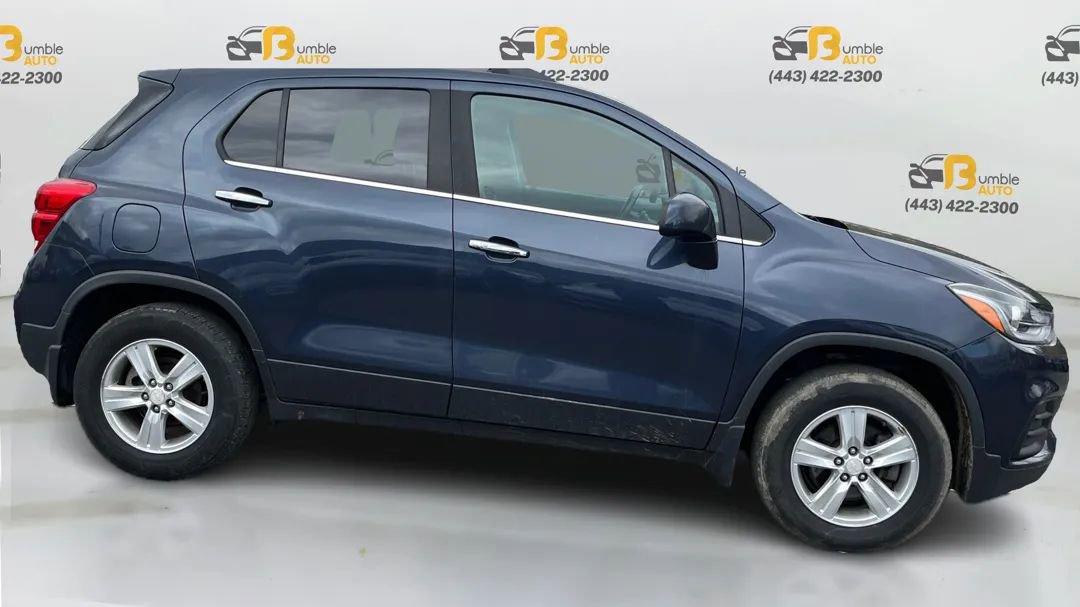 Used 2018 Chevrolet Trax LT w/ Sun & Sound Package image 4