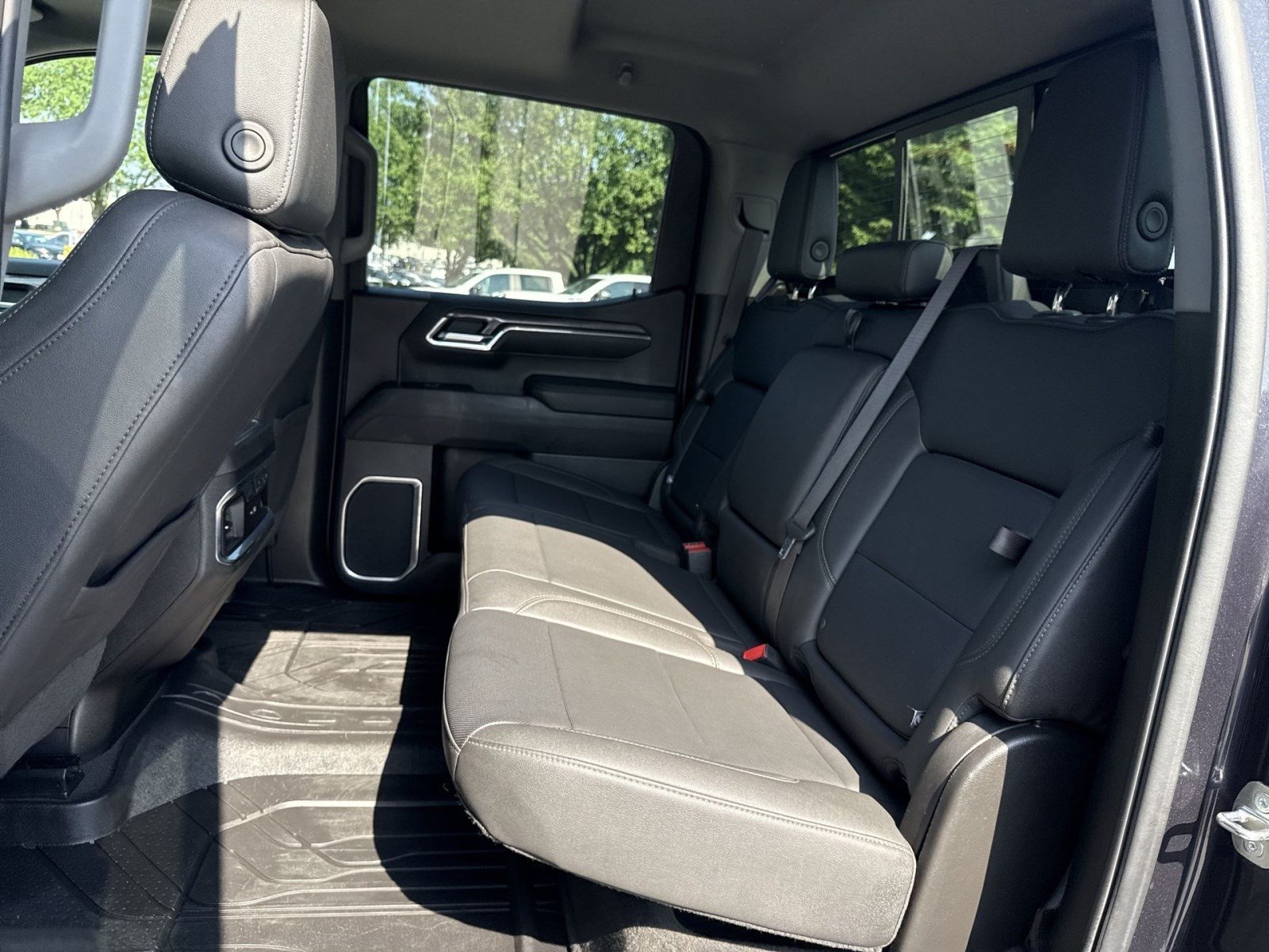 Used 2024 Chevrolet Silverado 1500 LTZ w/ LTZ Premium Package AWD/4WD image 22