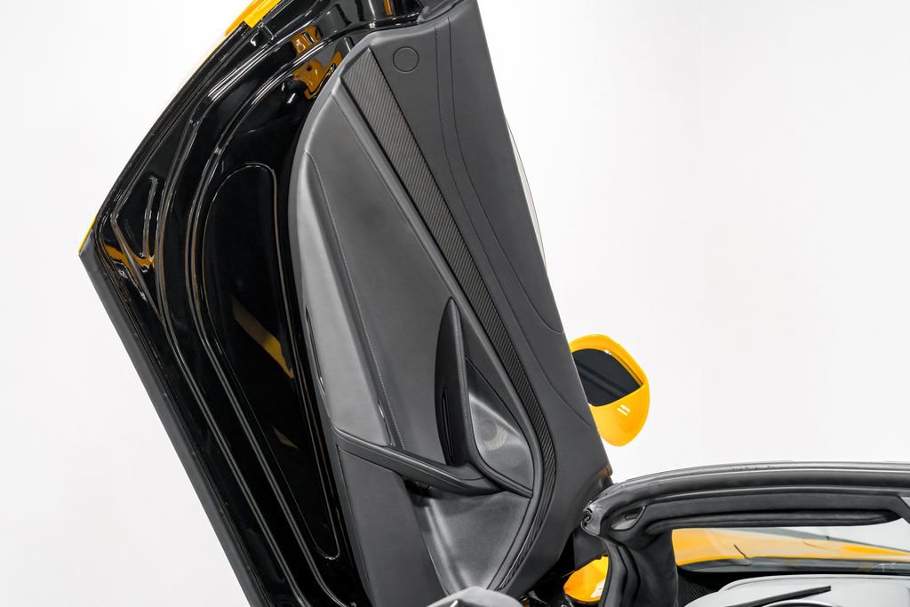 Used 2022 McLaren 720S Spider image 9