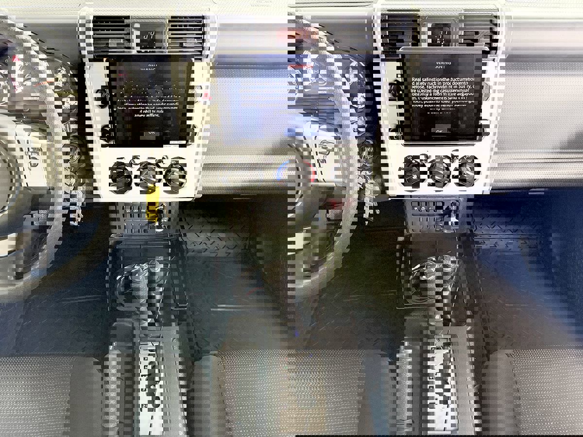 Used 2013 Toyota FJ Cruiser 4WD image 46