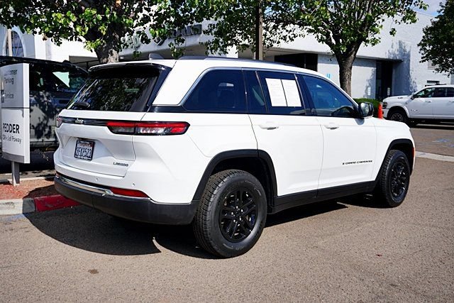 Certified 2023 Jeep Grand Cherokee Laredo RWD image 9