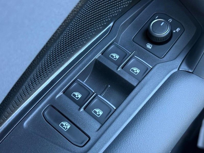 New 2026 Volkswagen Tiguan SE R-Line AWD/4WD image 15