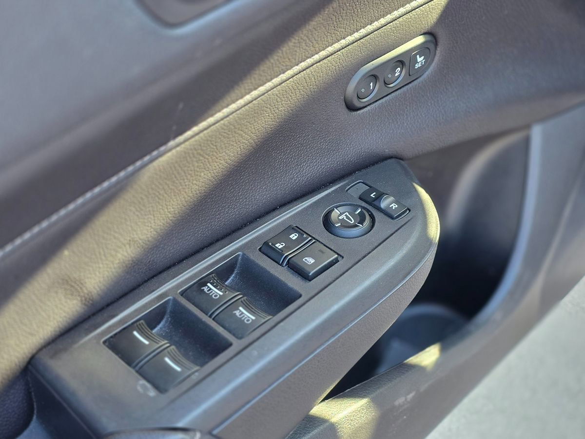Used 2019 Acura ILX w/ Premium Package image 21