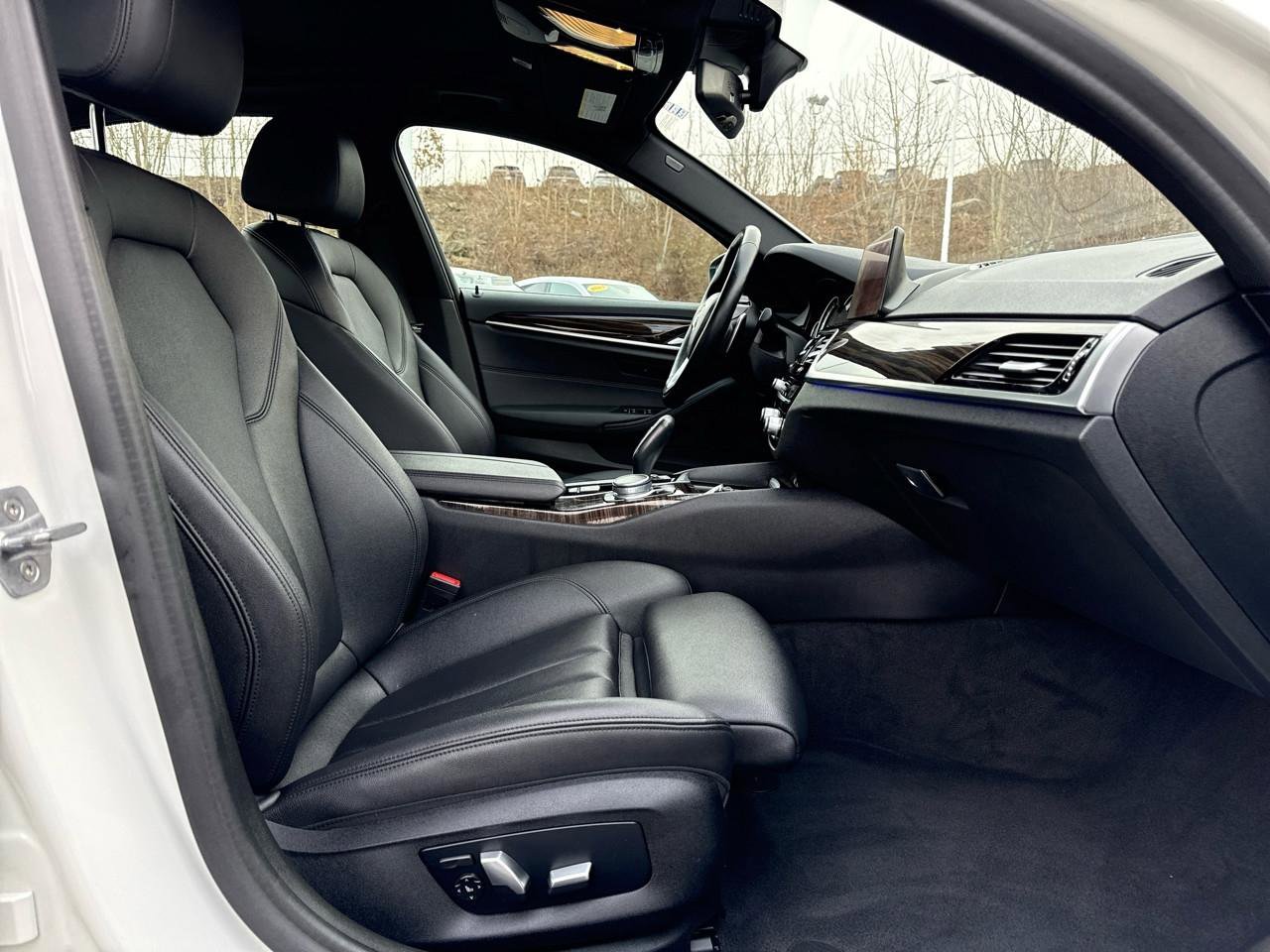 Used 2019 BMW 530i xDrive w/ Convenience Package image 35