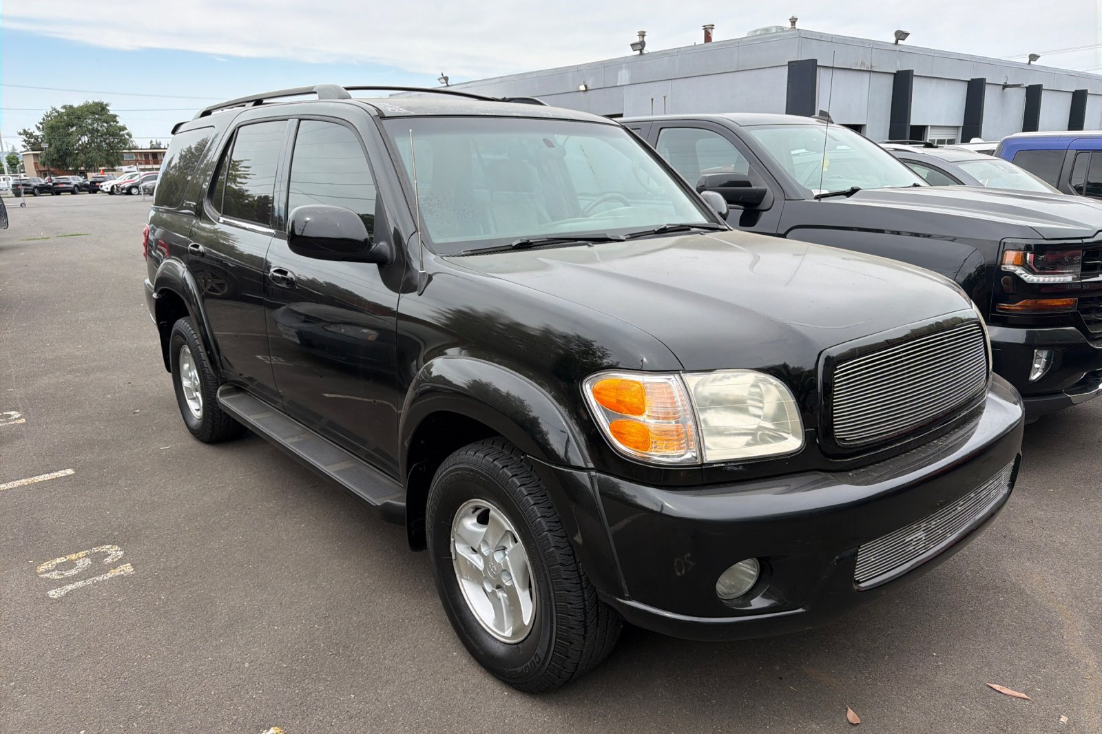 Used 2001 Toyota Sequoia Limited AWD/4WD image 2