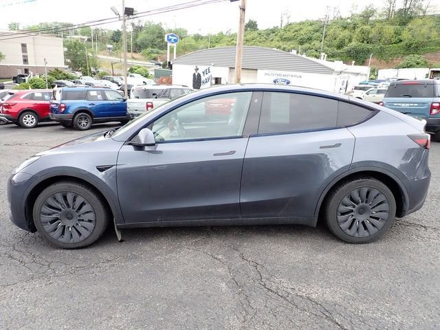 Used 2023 Tesla Model Y Long Range AWD/4WD image 2
