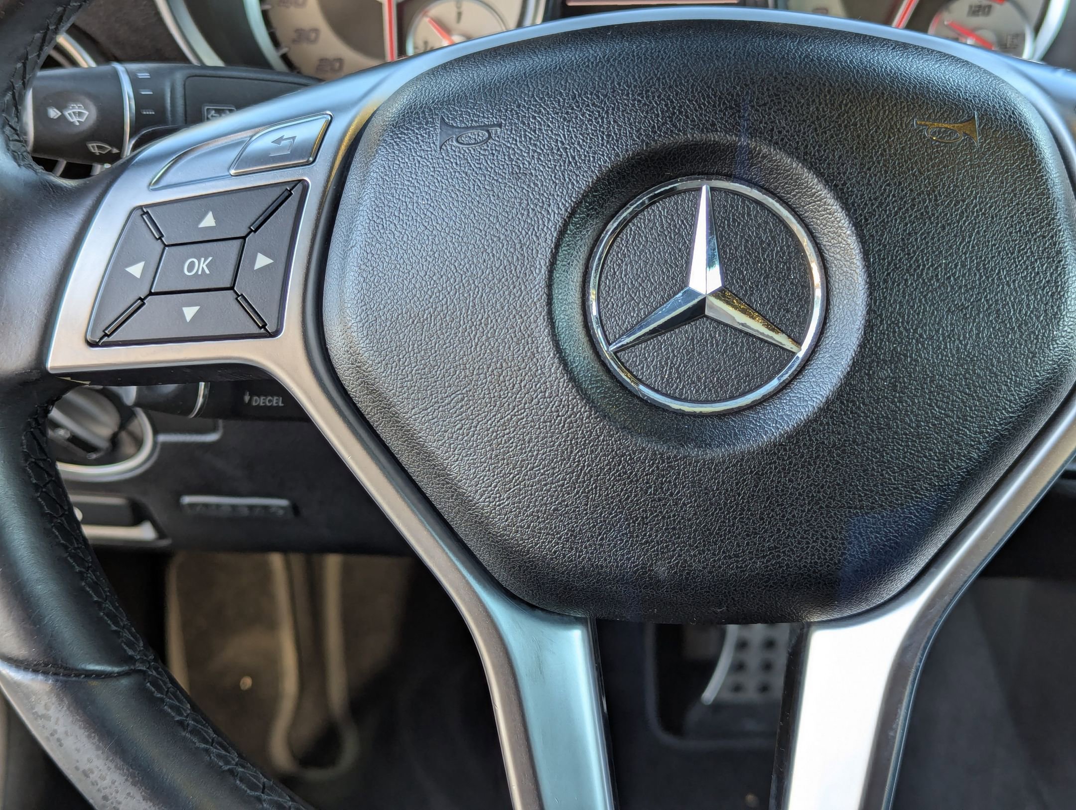 Used 2013 Mercedes-Benz SLK 250 image 18