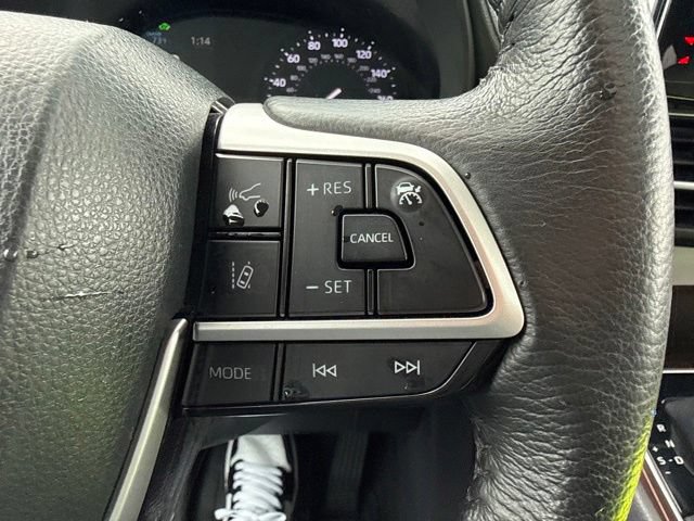 Used 2023 Toyota Sienna XLE FWD image 22