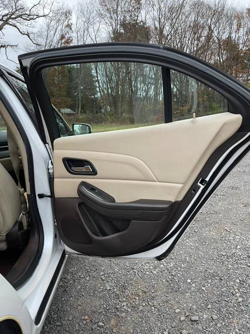 Used 2016 Chevrolet Malibu LT image 35