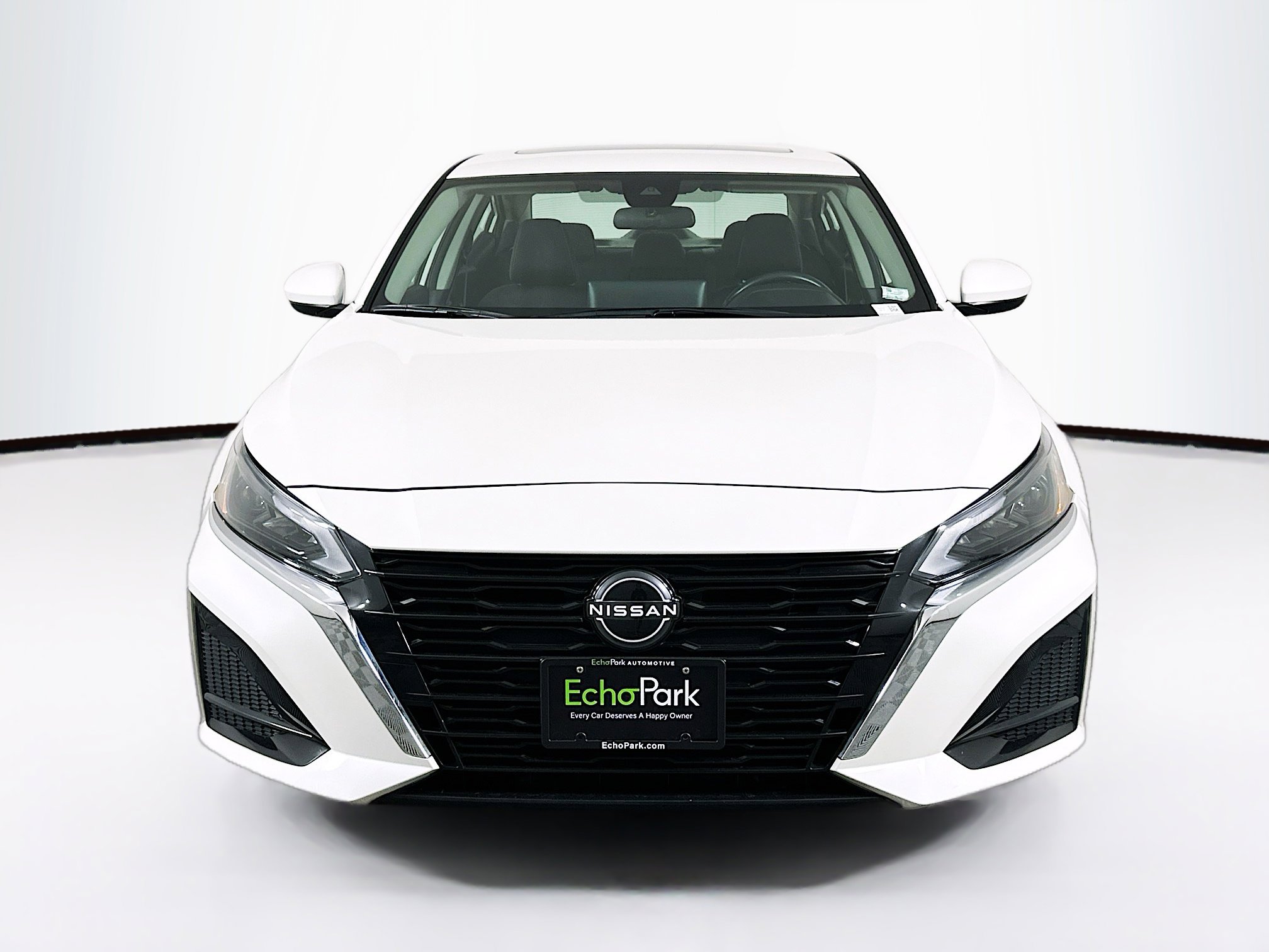 Used 2023 Nissan Altima 2.5 SV w/ SV Premium Package FWD image 2