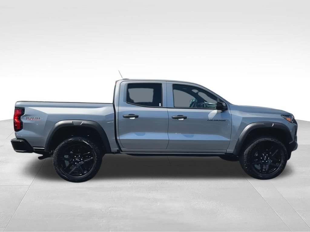 Used 2024 Chevrolet Colorado Trail Boss w/ Advanced Trailering Package AWD/4WD image 9