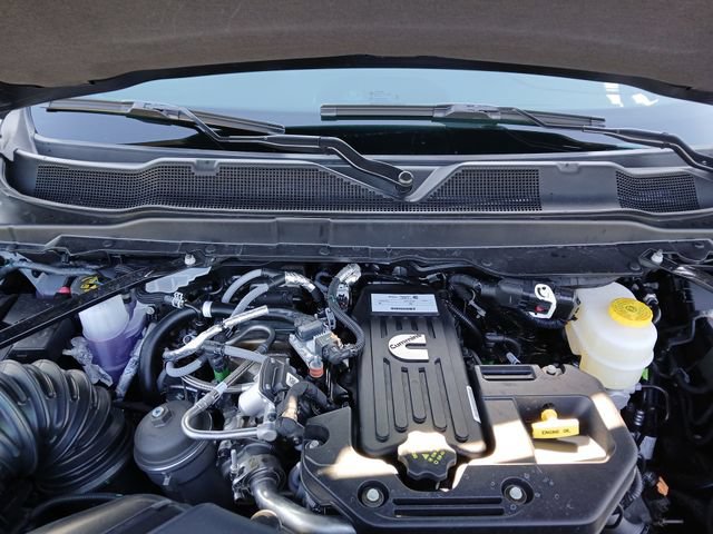 New 2025 RAM 2500 Laramie AWD/4WD image 32