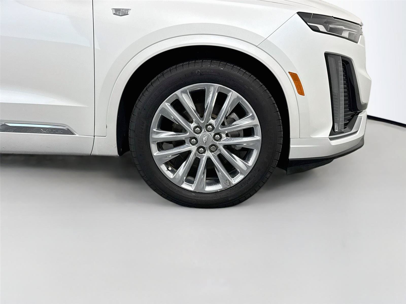Used 2020 Cadillac XT6 Premium Luxury FWD image 17