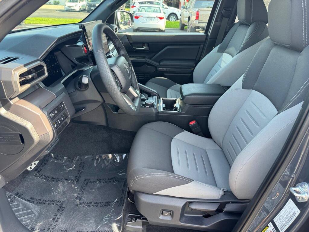 Certified 2025 Toyota Tacoma TRD Sport AWD/4WD image 6