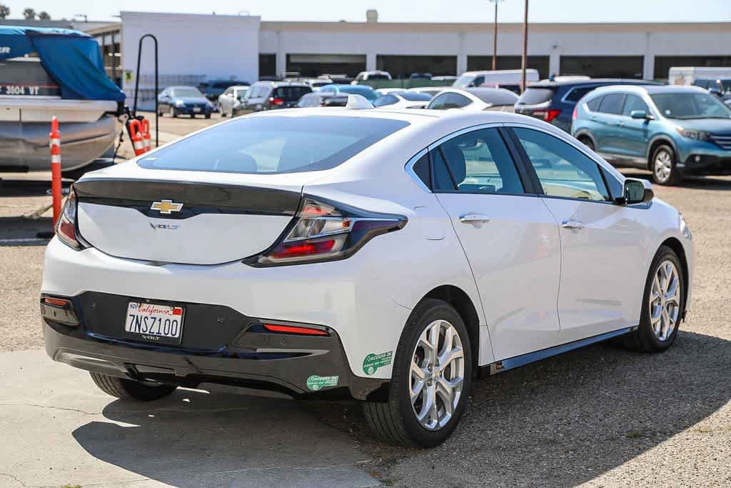 Used 2016 Chevrolet Volt Premier w/ Driver Confidence Package FWD image 4
