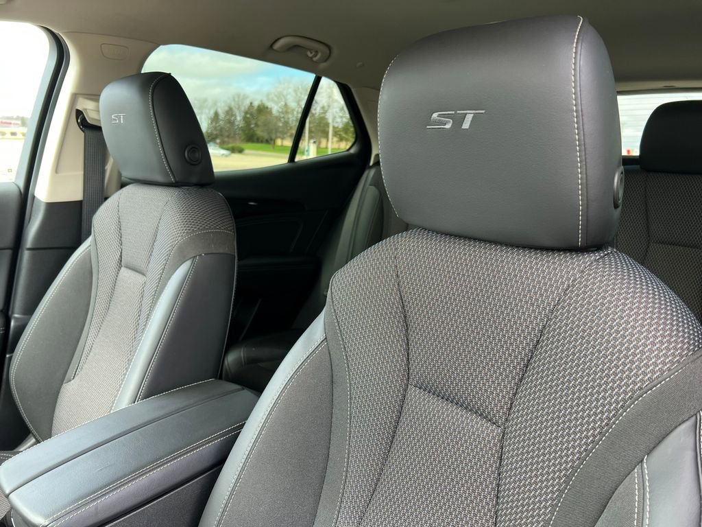 Certified 2023 Buick Envision Preferred w/ Sport Touring Package image 13