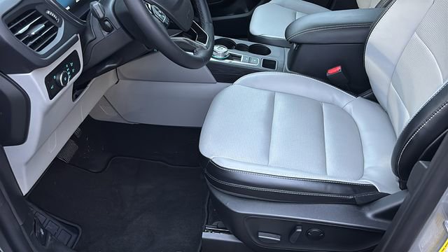 Used 2023 Ford Escape Platinum image 25