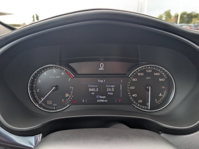 Used 2022 Cadillac XT4 Luxury w/ Cold Weather Package FWD image 15