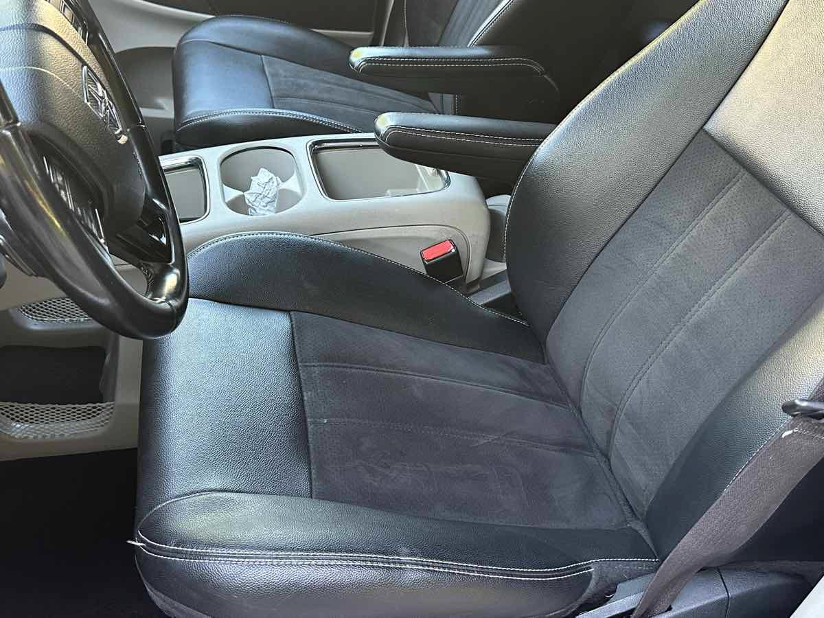 Used 2020 Dodge Grand Caravan SXT FWD image 26