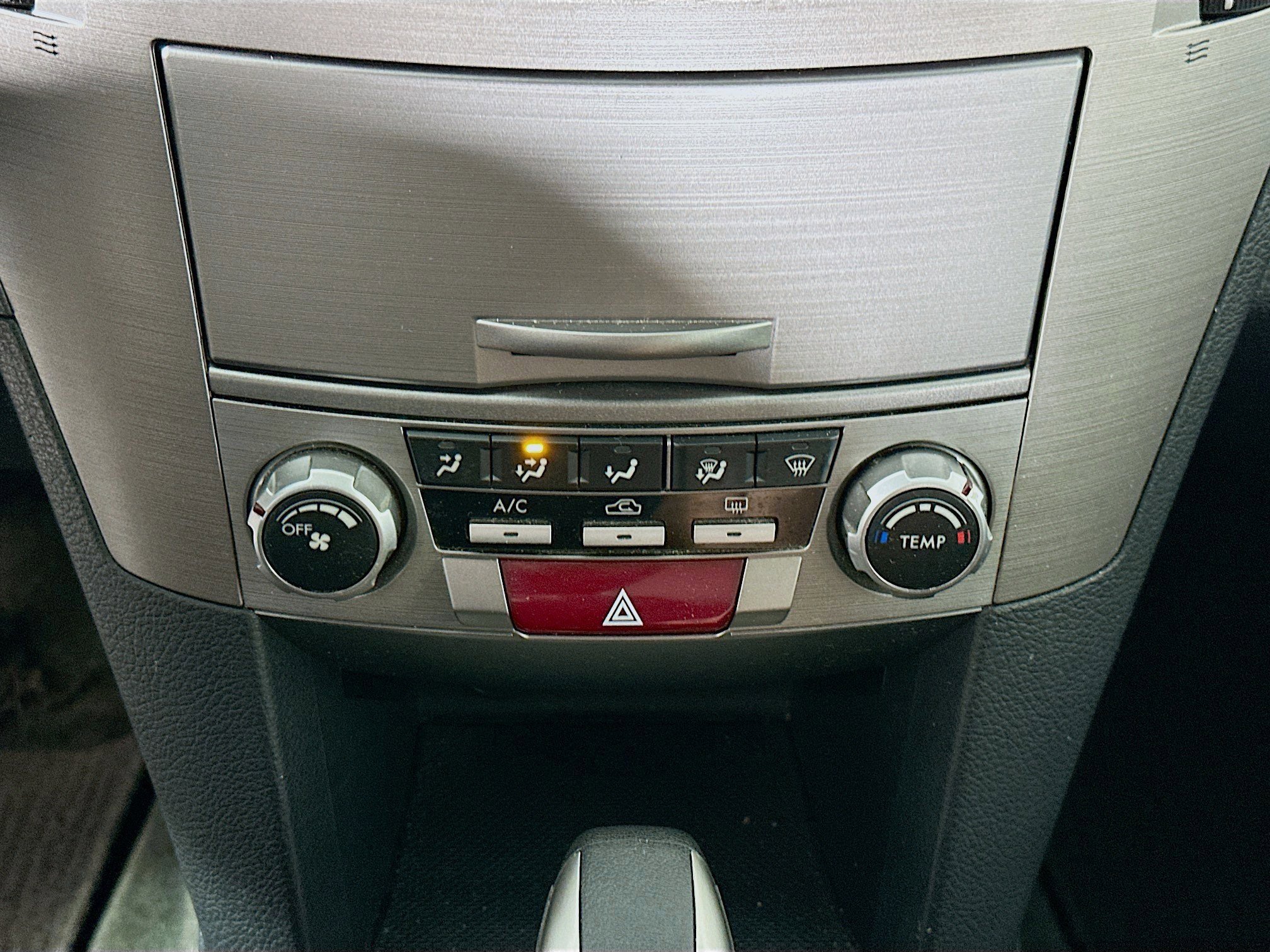 Used 2011 Subaru Outback 2.5i Premium w/ All-Weather Pkg image 21