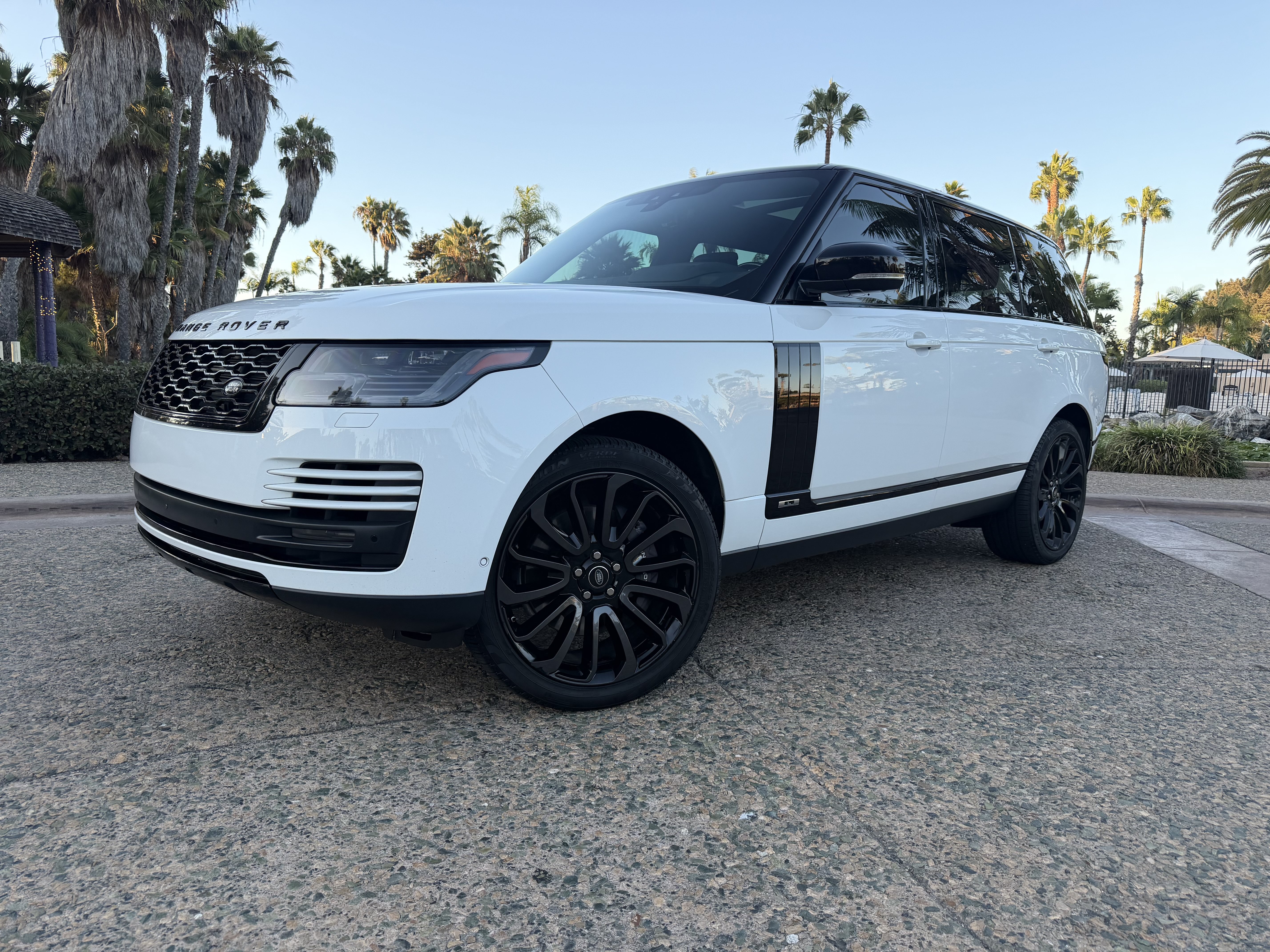 Used 2021 Land Rover Range Rover P525 Westminster Edition LWB AWD/4WD image 1